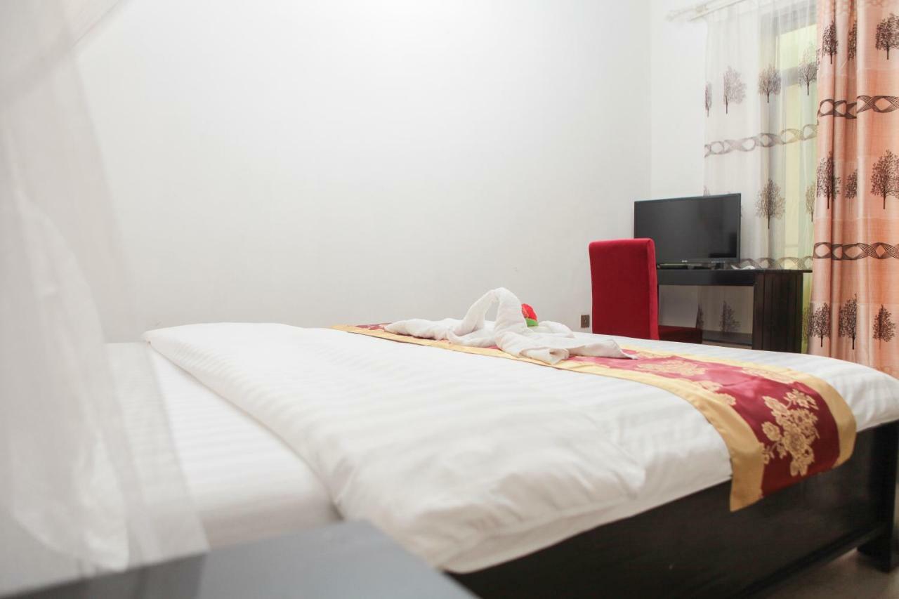 Hotel Kangaroo Бужумбура Екстер'єр фото