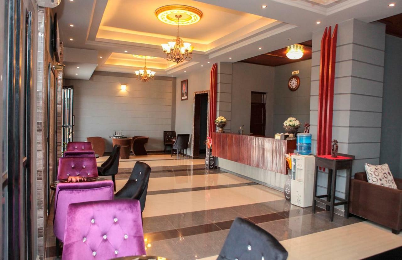 Hotel Kangaroo Бужумбура Екстер'єр фото